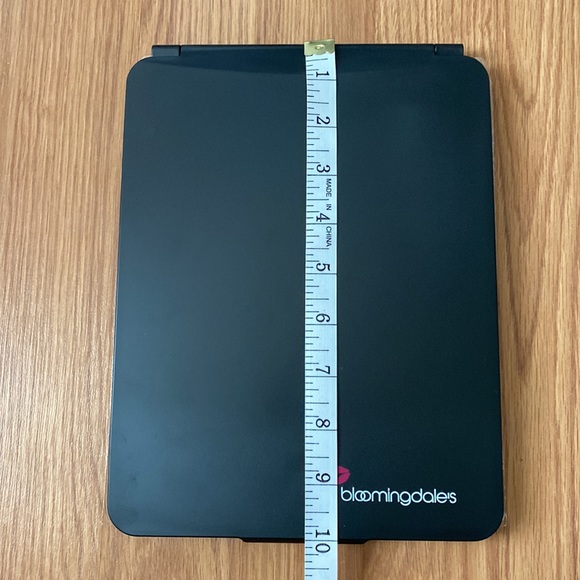 ❤️ Bloomingdales LED Portable Vanity Mirror New in Box - Picture 7 of 12